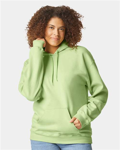 Unisexe Softstyle® mi-lourd Chandail à capuchon