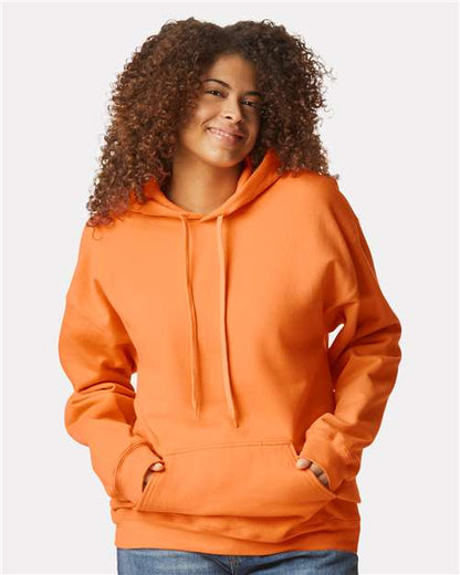 Unisexe Softstyle® mi-lourd Chandail à capuchon