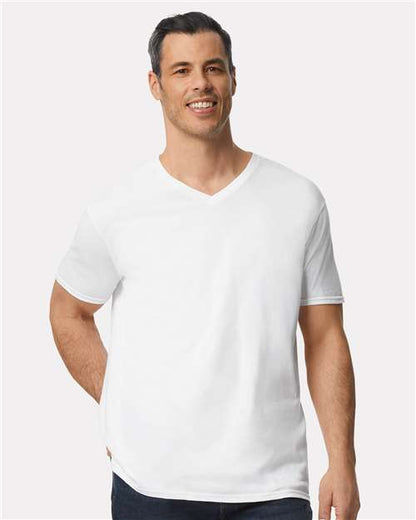 Unisexe Softstyle® T-shirt col en V